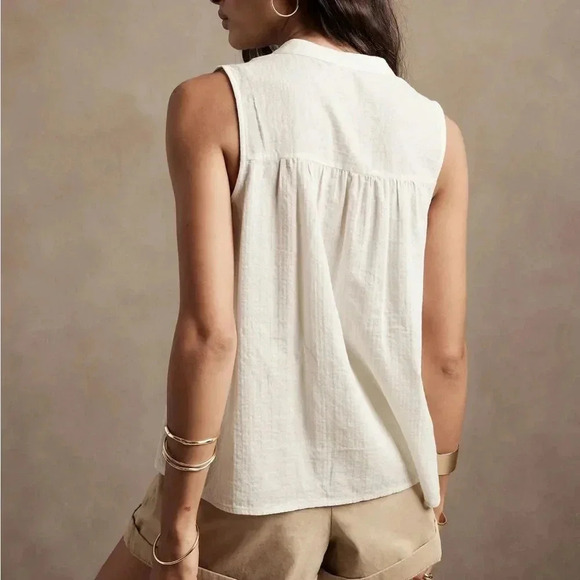 Banana Republic Embroidered Top - Picture 2 of 16